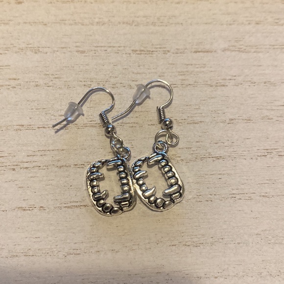 Halloween Keychain and Earrings - Picture 5 of 6